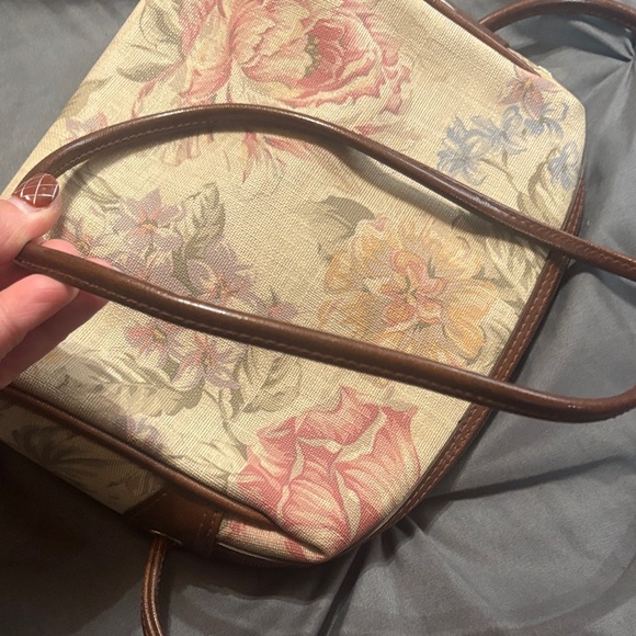 Liz Claiborne Floral Crossbody Bag in Cream and Brown - Picture 6 of 7